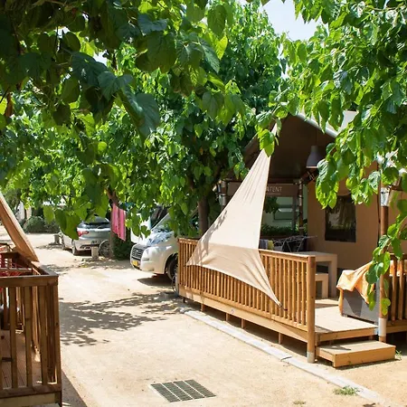 Glamping Blanes Hotel Exterior photo