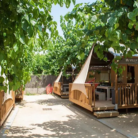 Glamping Blanes Hotel Exterior photo